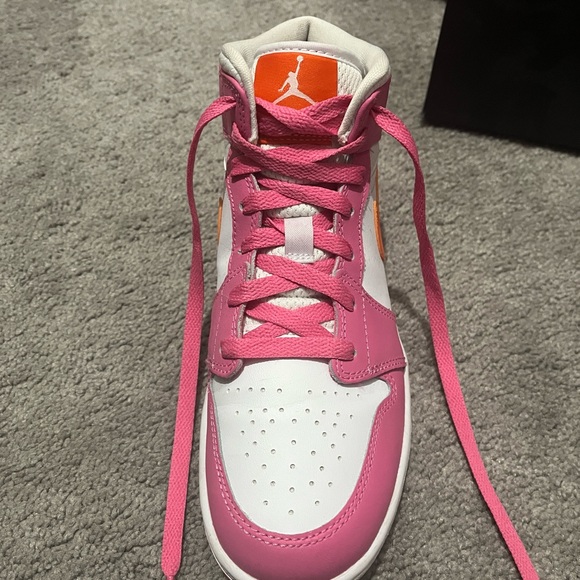 Size 6 Air Jordan’s - Picture 11 of 12